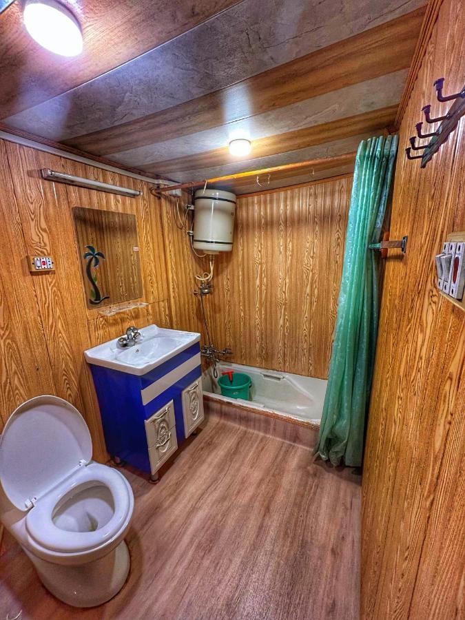 Exotic Young Shreen Houseboat Otel Srīnagar Dış mekan fotoğraf