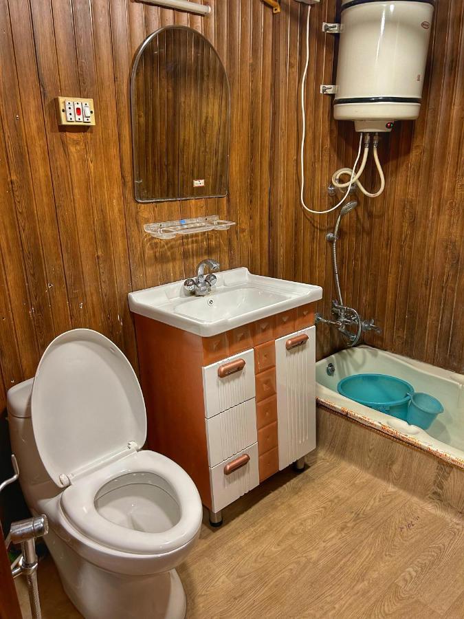 Exotic Young Shreen Houseboat Otel Srīnagar Dış mekan fotoğraf