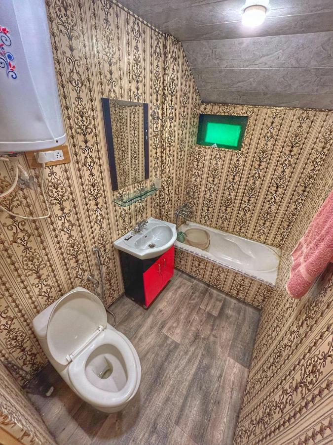 Exotic Young Shreen Houseboat Otel Srīnagar Dış mekan fotoğraf